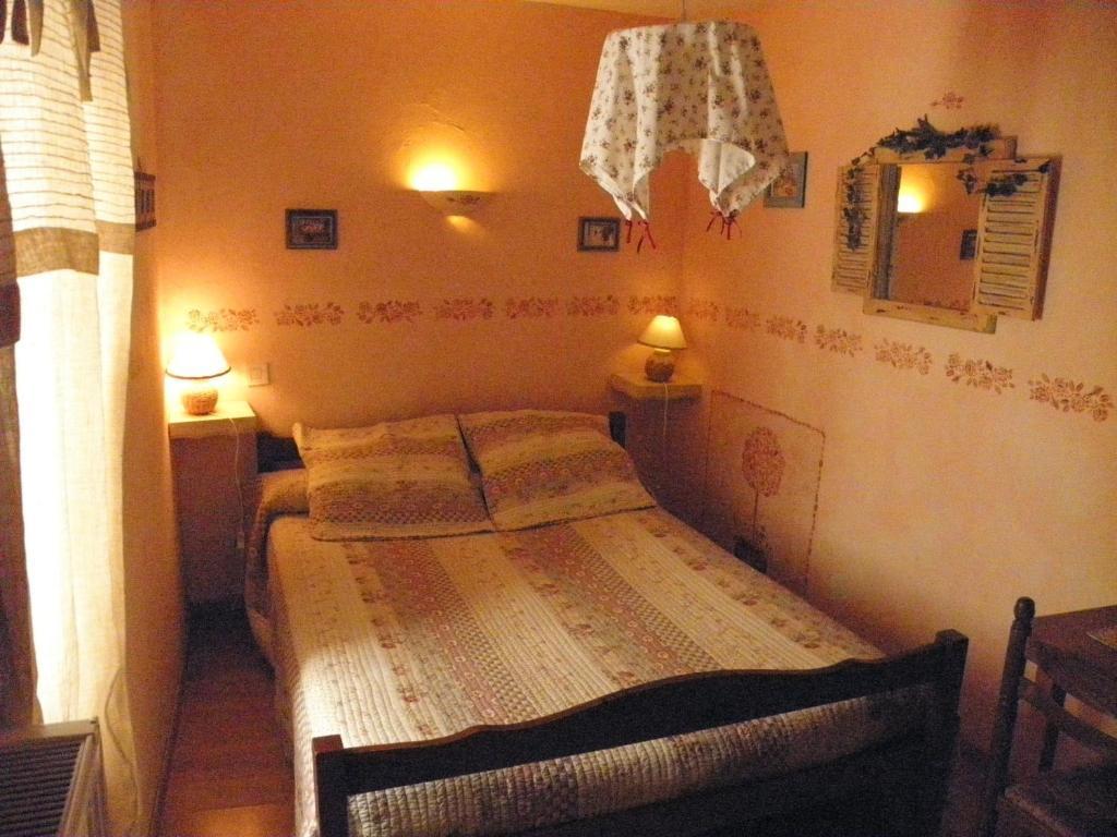 Gite Auberge Les Terres Blanches De Meolans Номер фото