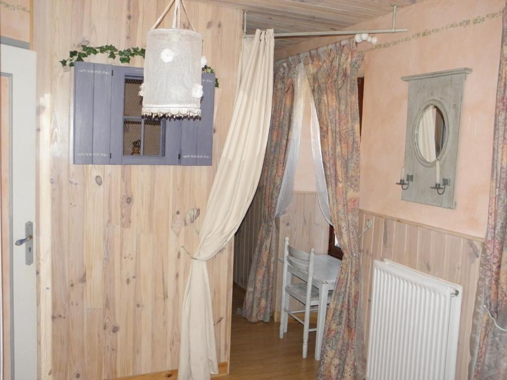Gite Auberge Les Terres Blanches De Meolans Номер фото