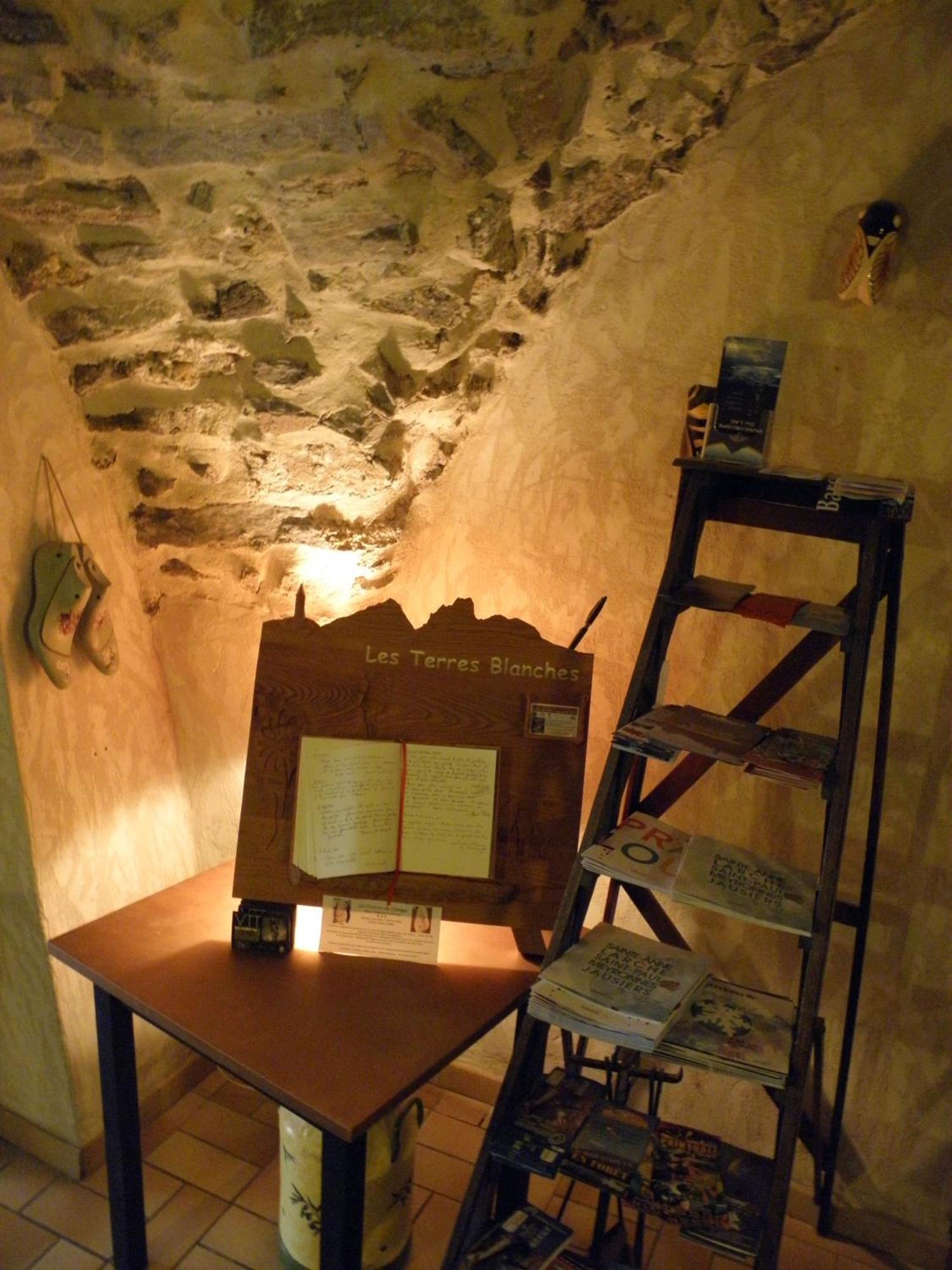 Gite Auberge Les Terres Blanches De Meolans Экстерьер фото