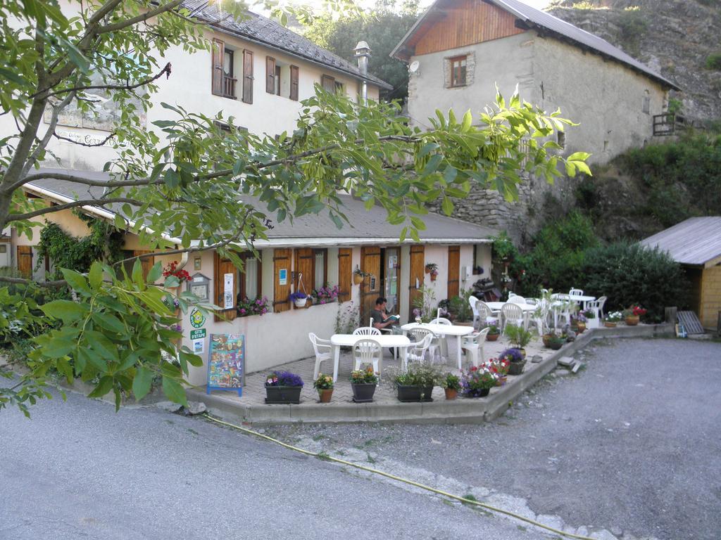 Gite Auberge Les Terres Blanches De Meolans Экстерьер фото
