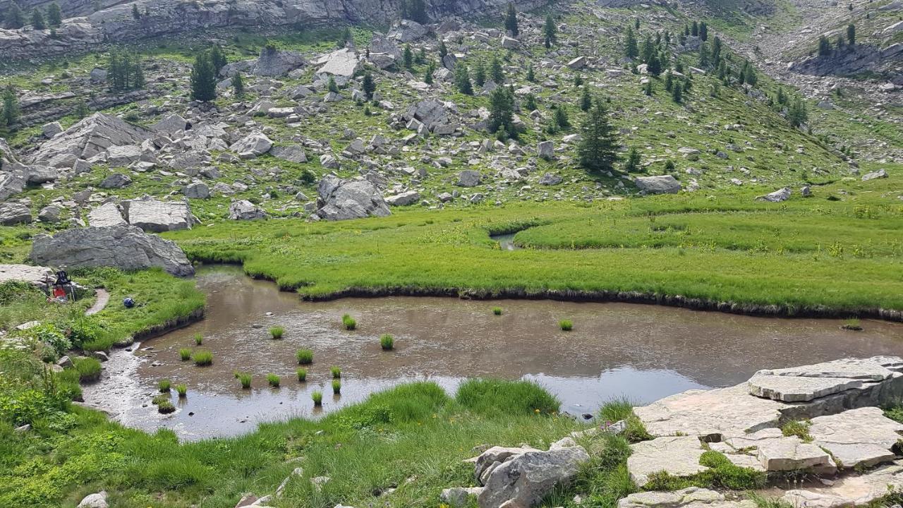 Gite Auberge Les Terres Blanches De Meolans Экстерьер фото